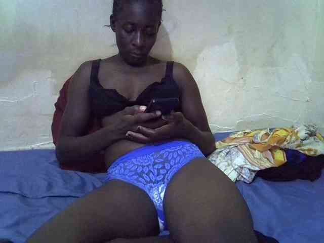 Preetypussie webcam