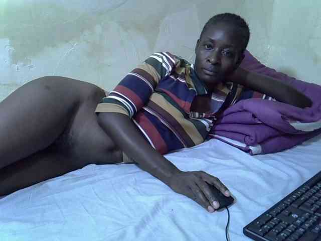Preetypussie webcam
