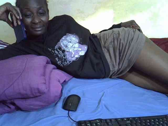 Preetypussie webcam