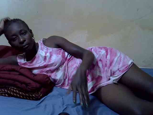 Preetypussie webcam