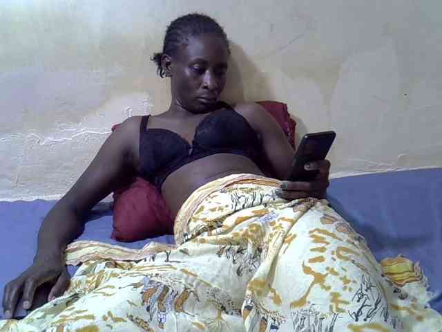 Preetypussie webcam