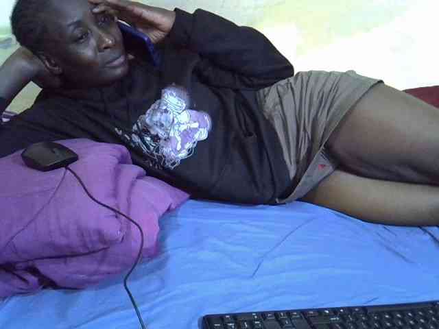 Preetypussie webcam
