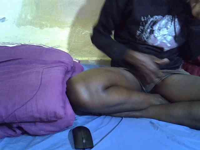 Preetypussie webcam