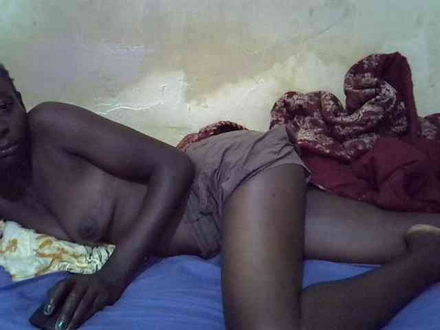 Preetypussie webcam