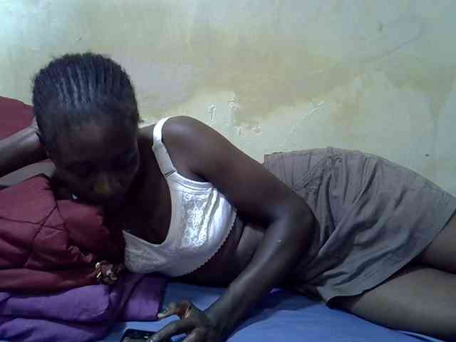 Preetypussie webcam