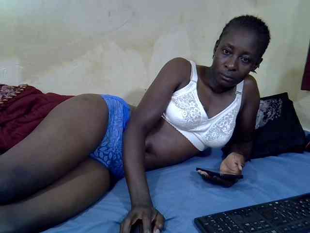 Preetypussie webcam