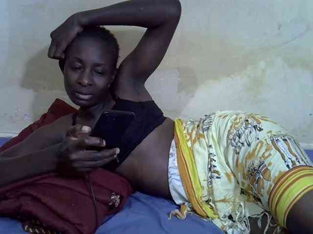Preetypussie webcam