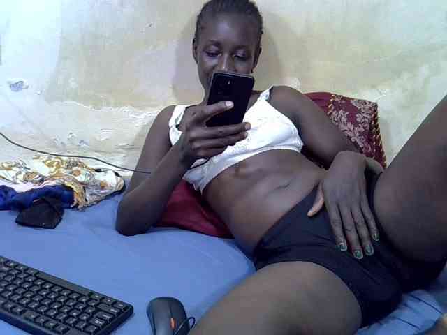 Preetypussie webcam