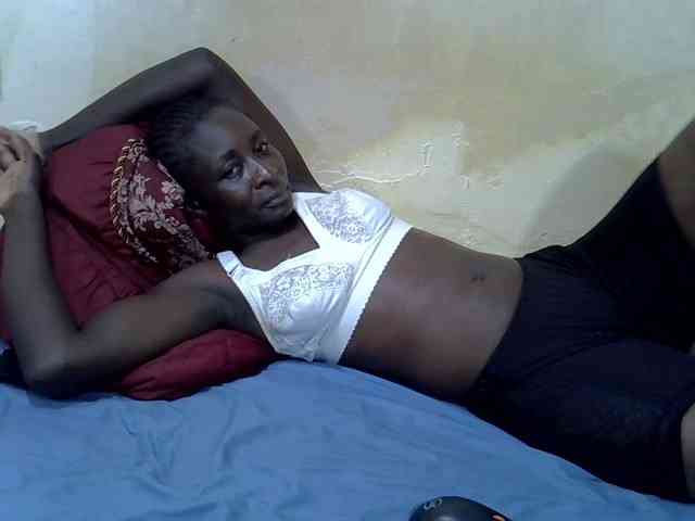 Preetypussie webcam