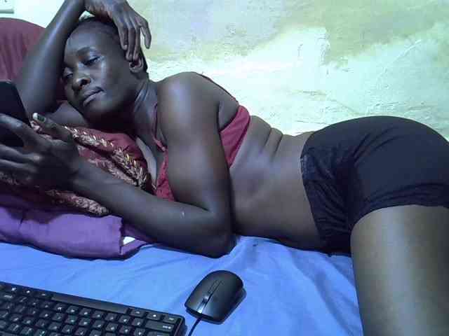 Preetypussie webcam