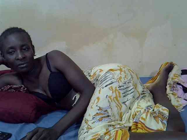 Preetypussie webcam