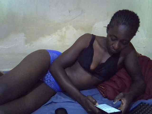 Preetypussie webcam
