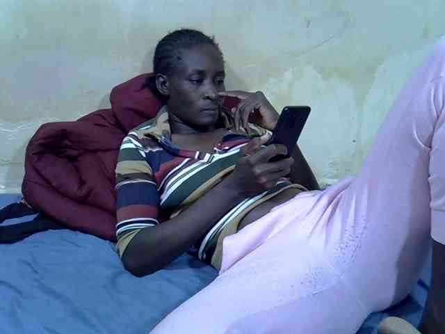 Preetypussie webcam