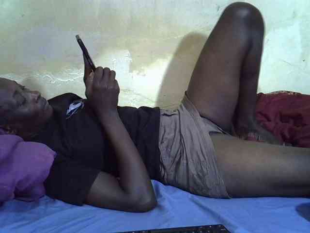 Preetypussie webcam