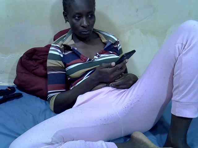Preetypussie webcam