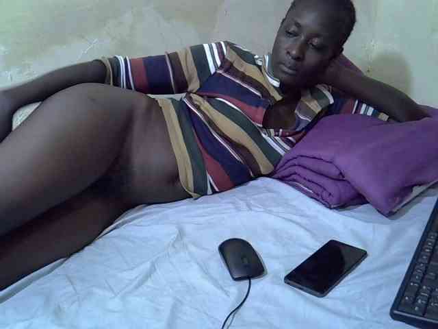 Preetypussie webcam