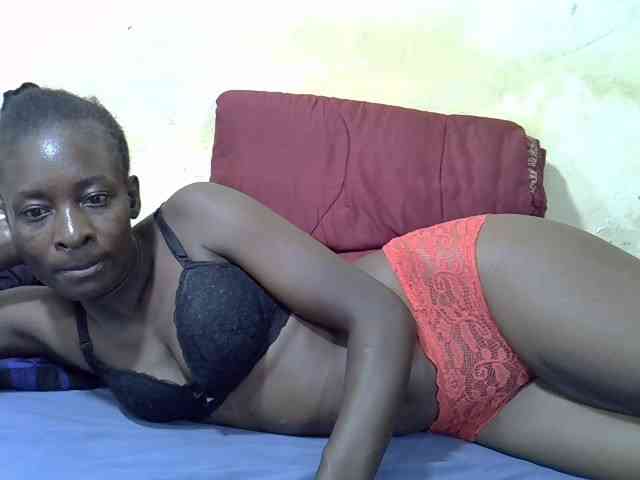 Preetypussie webcam