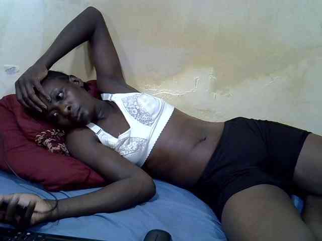 Preetypussie webcam