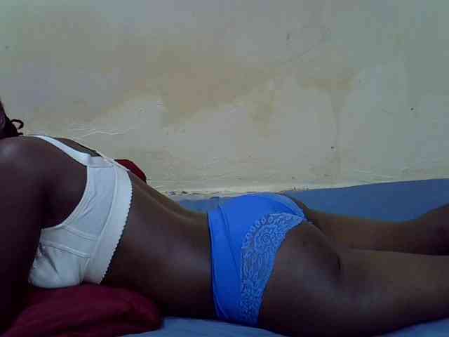 Preetypussie webcam
