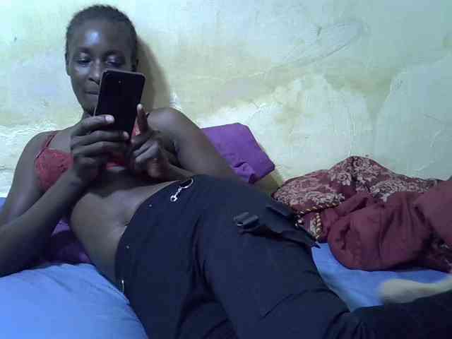 Preetypussie webcam