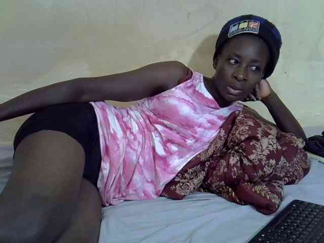 Preetypussie webcam