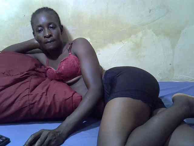 Preetypussie webcam