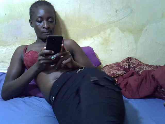 Preetypussie webcam