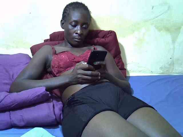 Preetypussie webcam