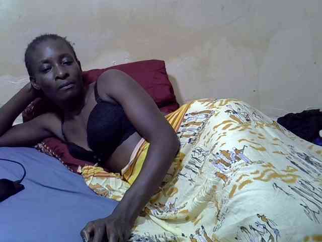 Preetypussie webcam