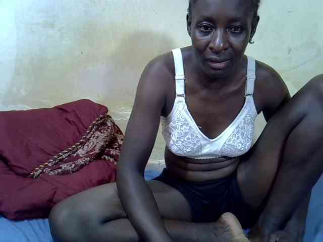 Preetypussie webcam