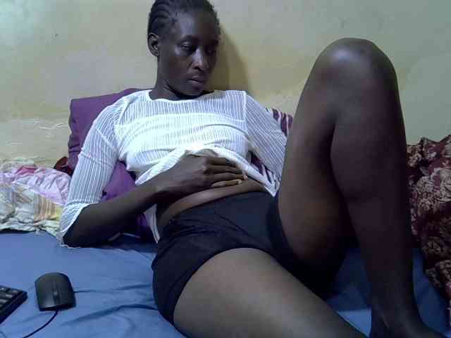 Preetypussie webcam