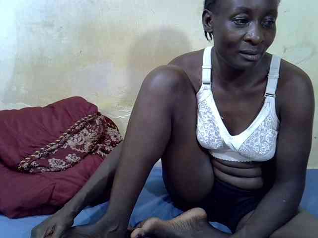Preetypussie webcam