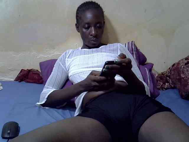 Preetypussie webcam