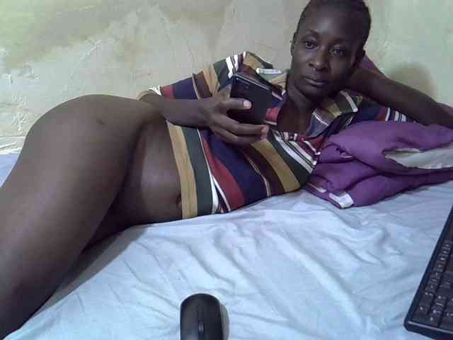 Preetypussie webcam