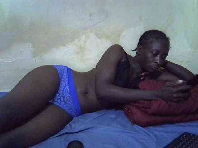 Preetypussie webcam