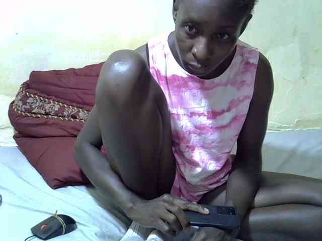 Preetypussie webcam