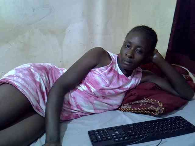 Preetypussie webcam