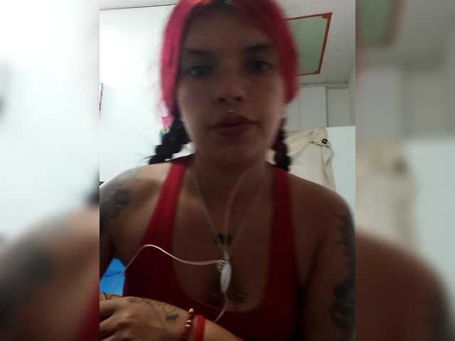 Scarlet-Delux07's BongaCams show and profile