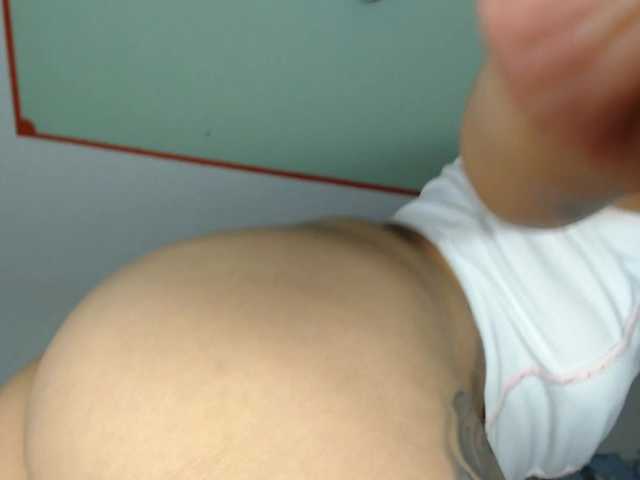 Scarlet-Delux07's BongaCams show and profile
