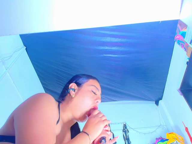 dakotamilf-hot's BongaCams show and profile