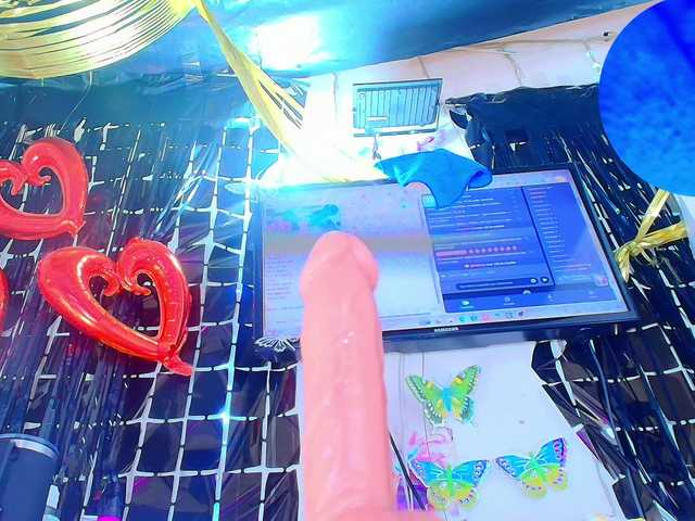 dakotamilf-hot's BongaCams show and profile