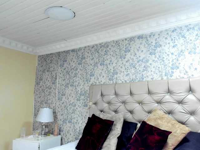 CloheBell's BongaCams show and profile