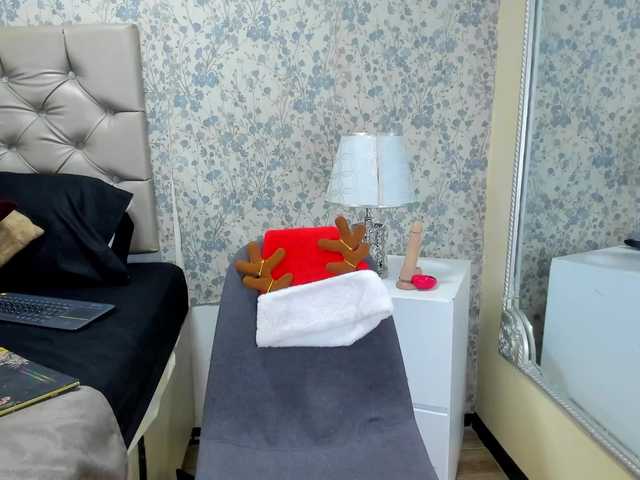 CloheBell's BongaCams show and profile