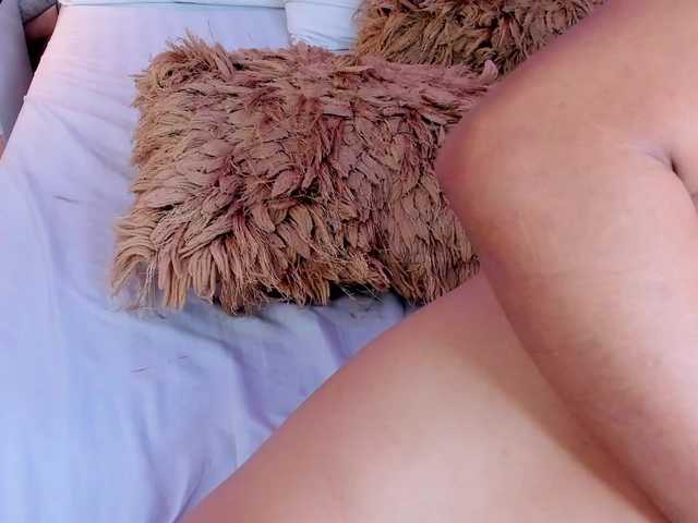 CloheBell's BongaCams show and profile