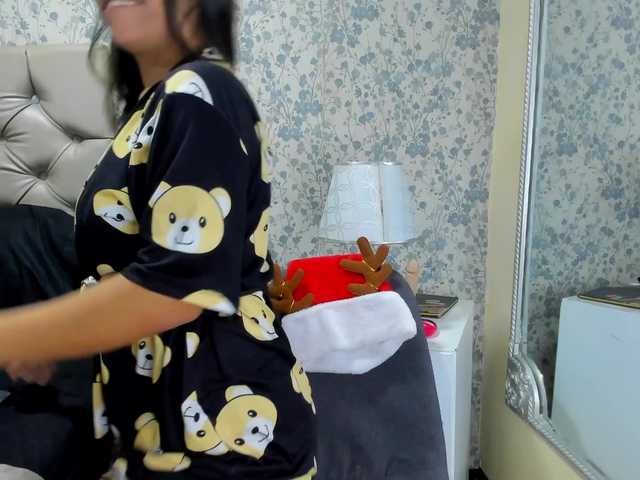 CloheBell's BongaCams show and profile