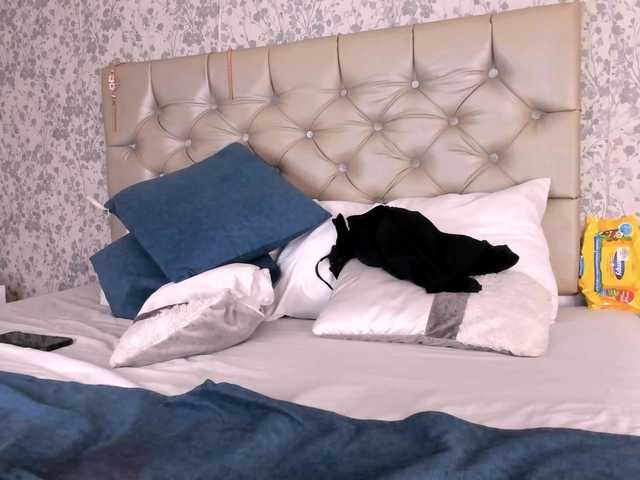 CloheBell's BongaCams show and profile