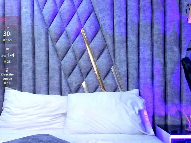 CloheBell's BongaCams show and profile