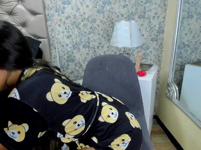 CloheBell's BongaCams show and profile