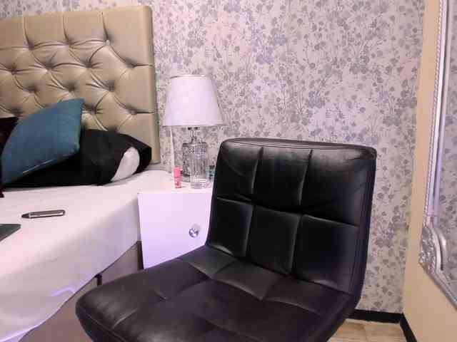 CloheBell Live Webcam on BongaCams