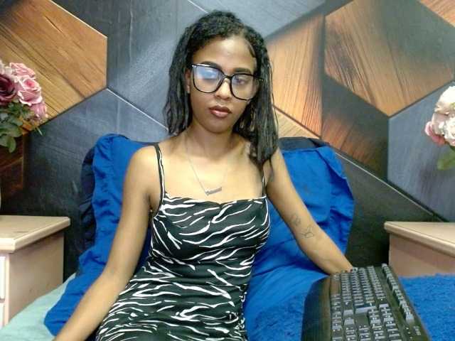 LilMisDiva webcam bongacams model stream image